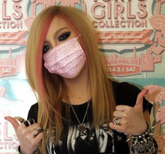 Who shall I be today? The amazing makeup skills of Zawachin